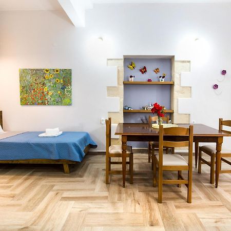 Eliana'S Stone House Apartment Benoudhiana Luaran gambar